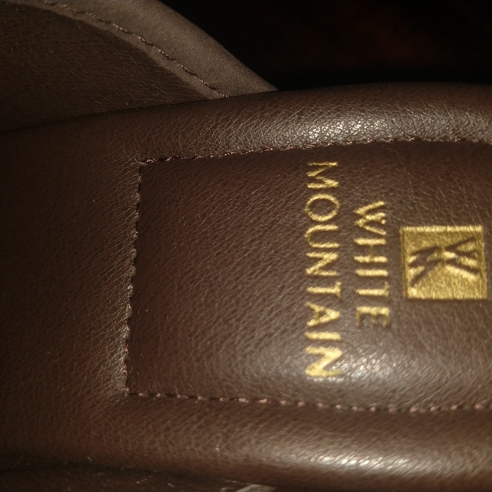 White Mountain Wallis Mules - Picture 3 of 4